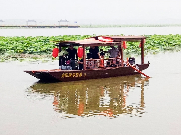 鋁合金仿木質(zhì)傳統(tǒng)結構搖櫓船